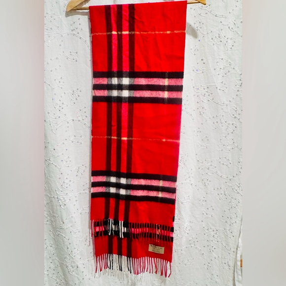 Authentic Burberry 100% Cashmere Red Check Scarf - Made in Scotland- Like New - Picture 4 of 10
